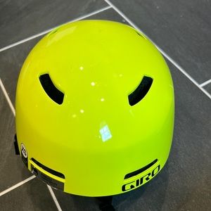Giro kids ski helmet. Size xs. Great condition